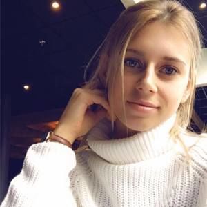 Meet your Posher, Catherine